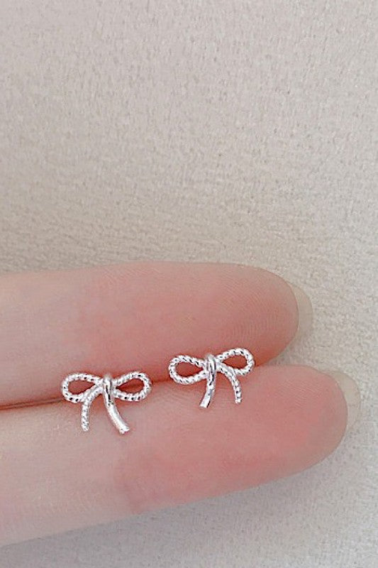Bow earrings