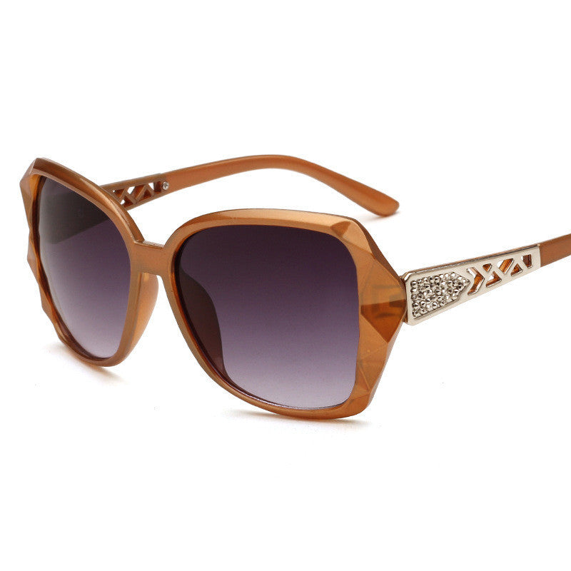 Retro Oversized Sunglasses - Vintage Chic for Women