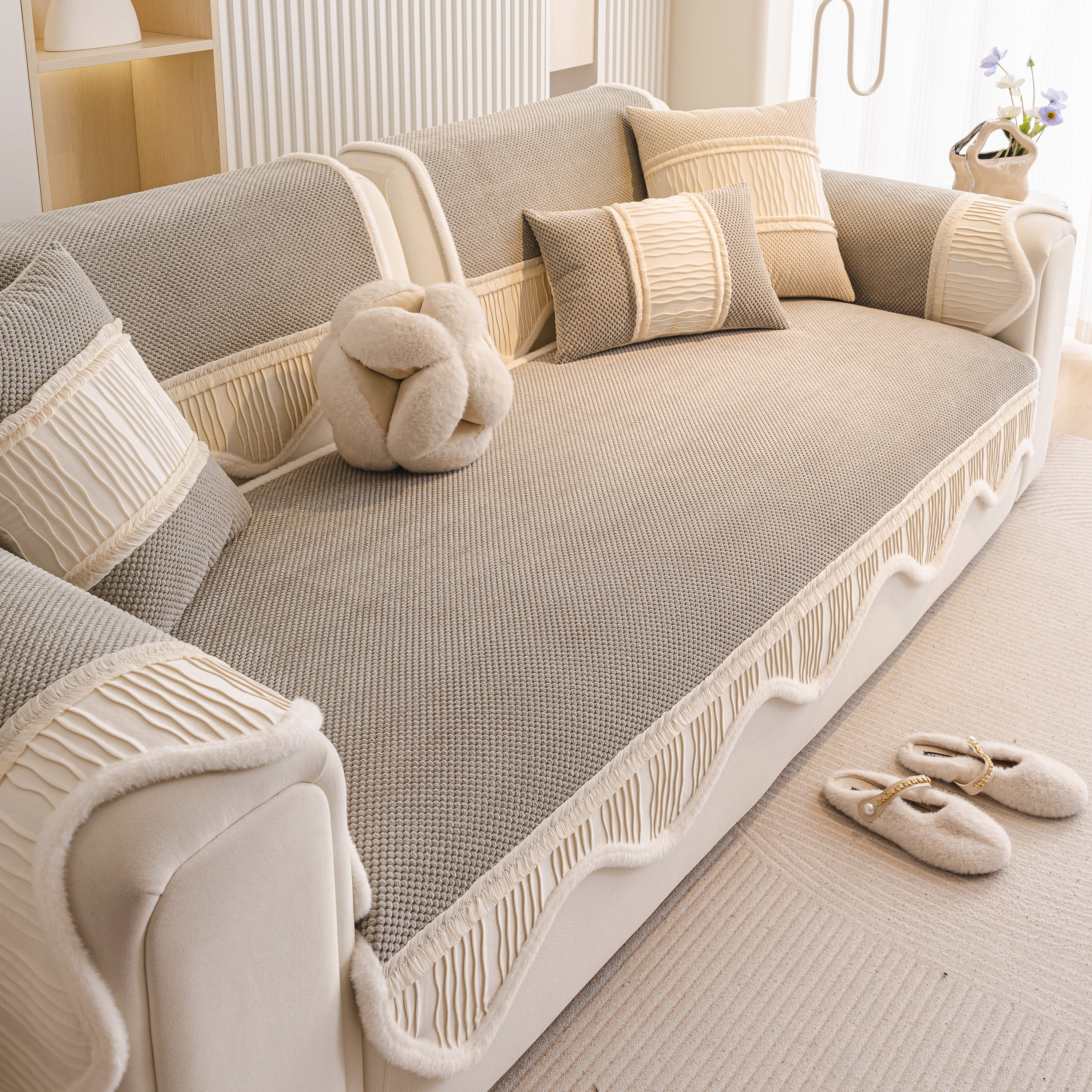 Dog Washable Sofa Protector Cover, Non-Slip Couch Slipcover with Soft Furry Trim