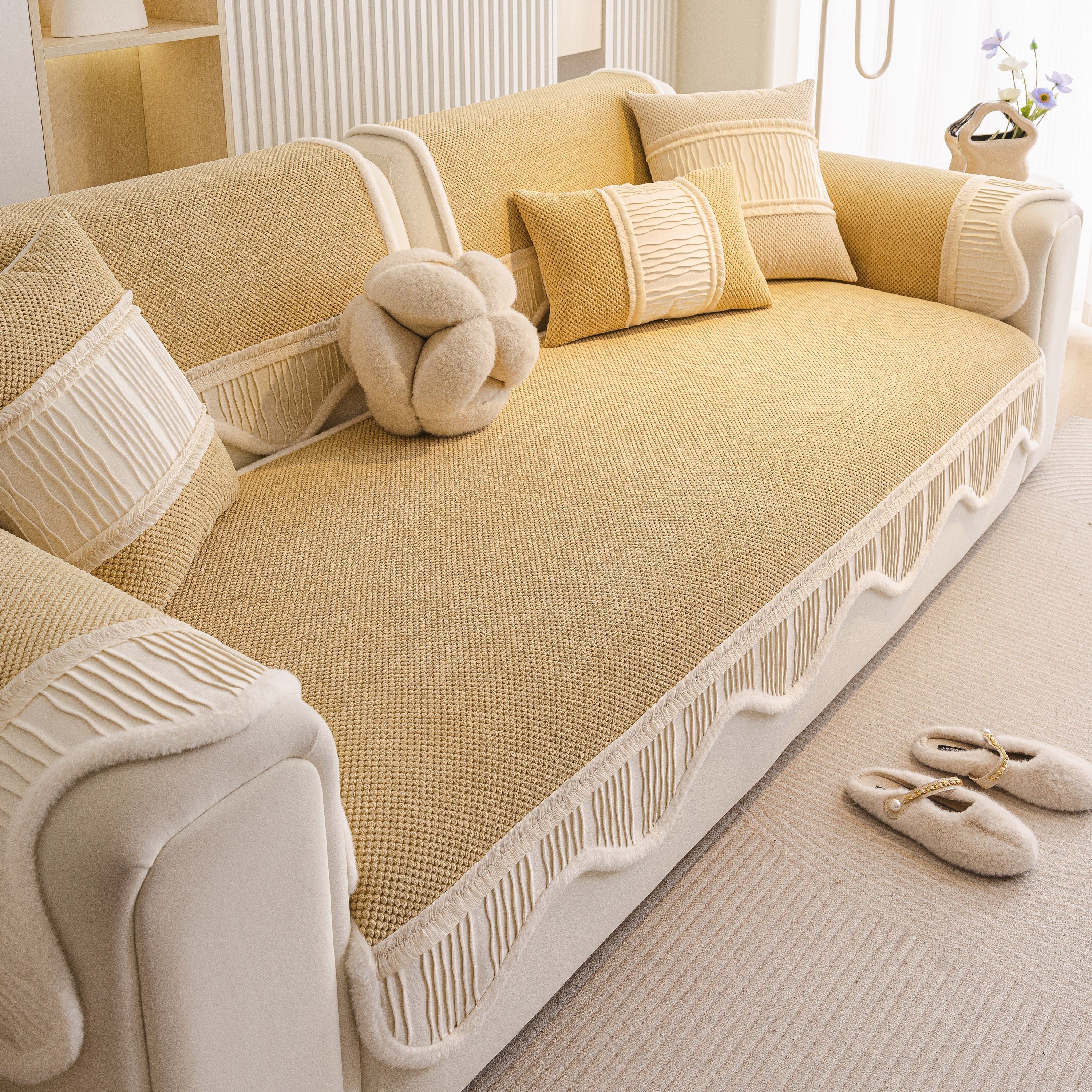 Dog Washable Sofa Protector Cover, Non-Slip Couch Slipcover with Soft Furry Trim