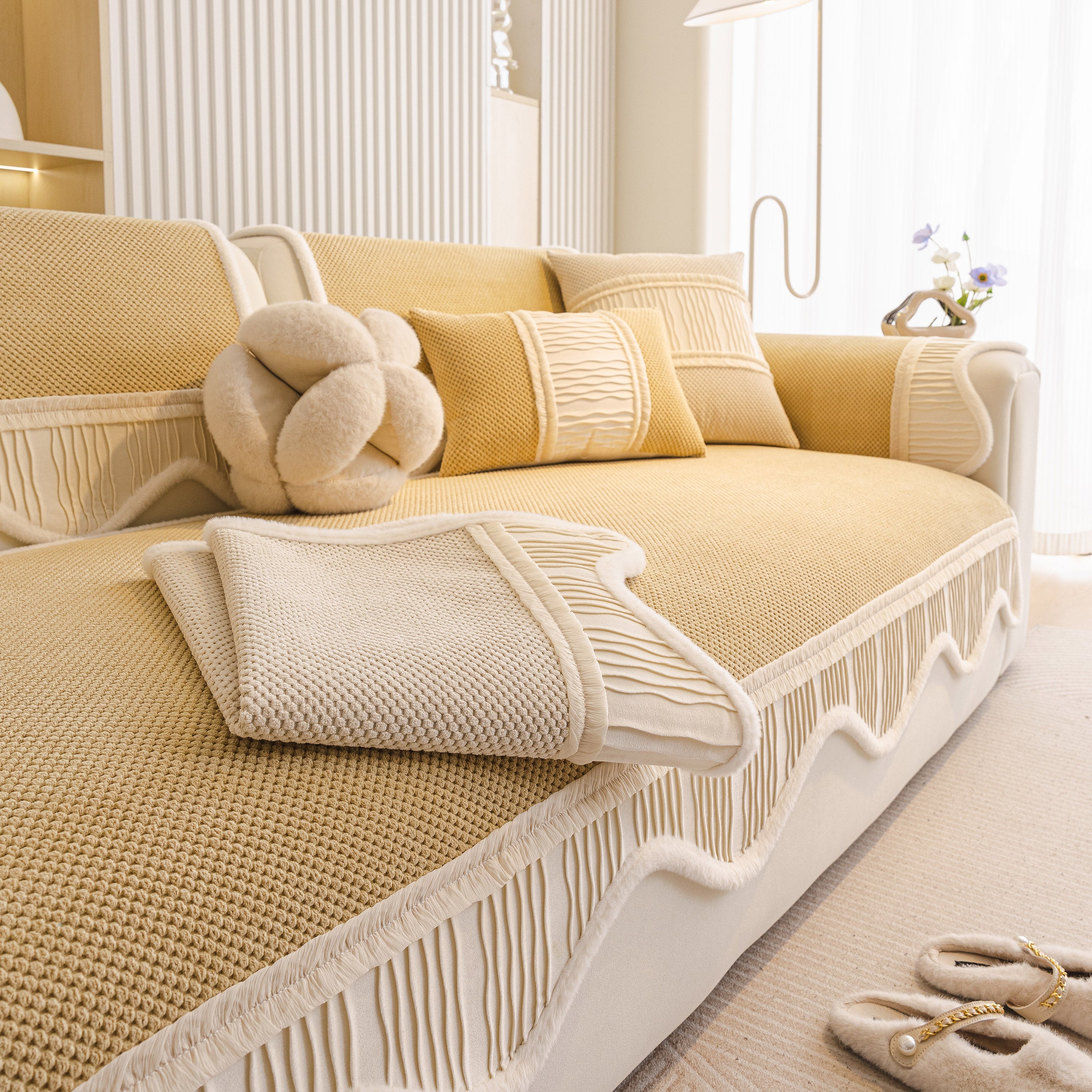 Dog Washable Sofa Protector Cover, Non-Slip Couch Slipcover with Soft Furry Trim