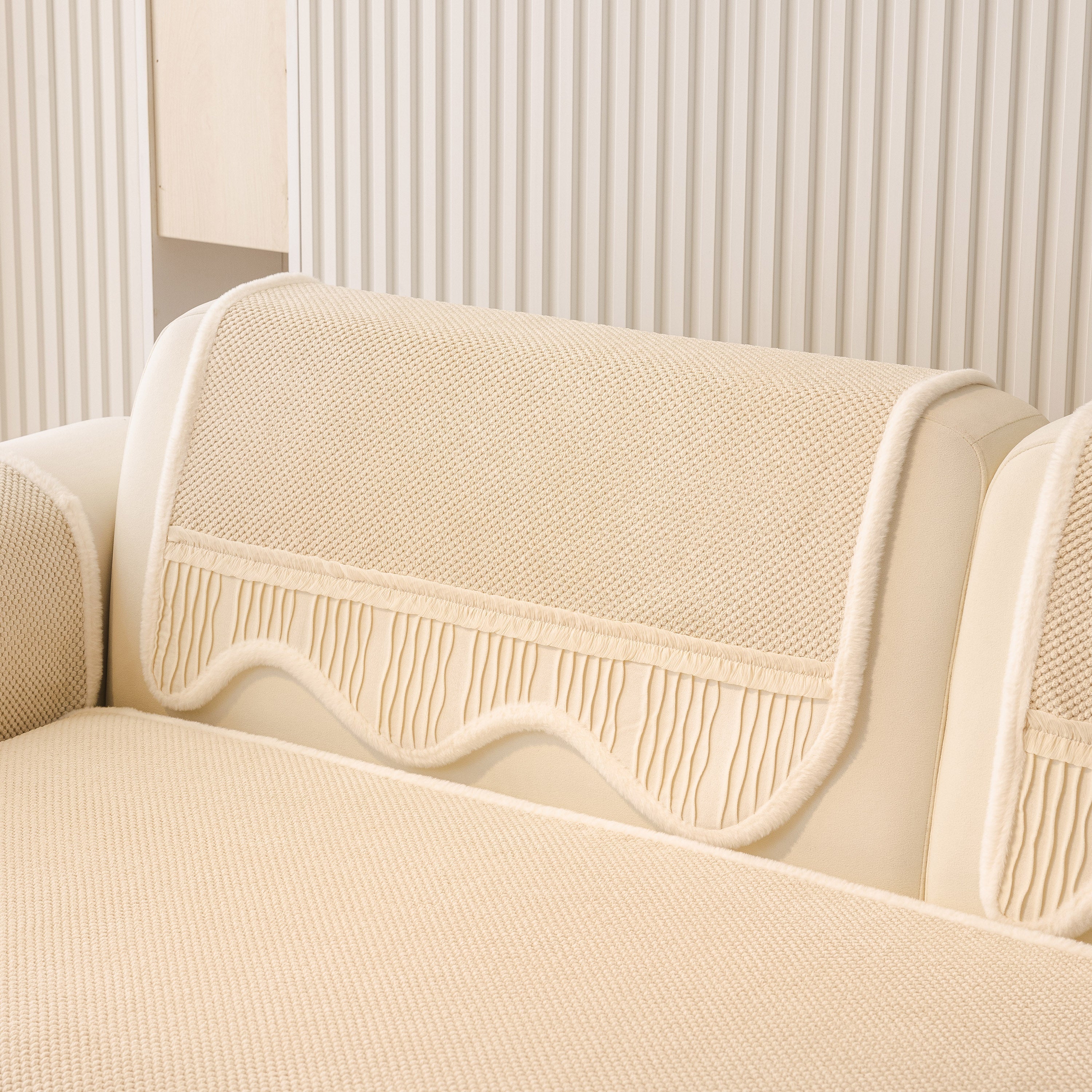 Dog Washable Sofa Protector Cover, Non-Slip Couch Slipcover with Soft Furry Trim