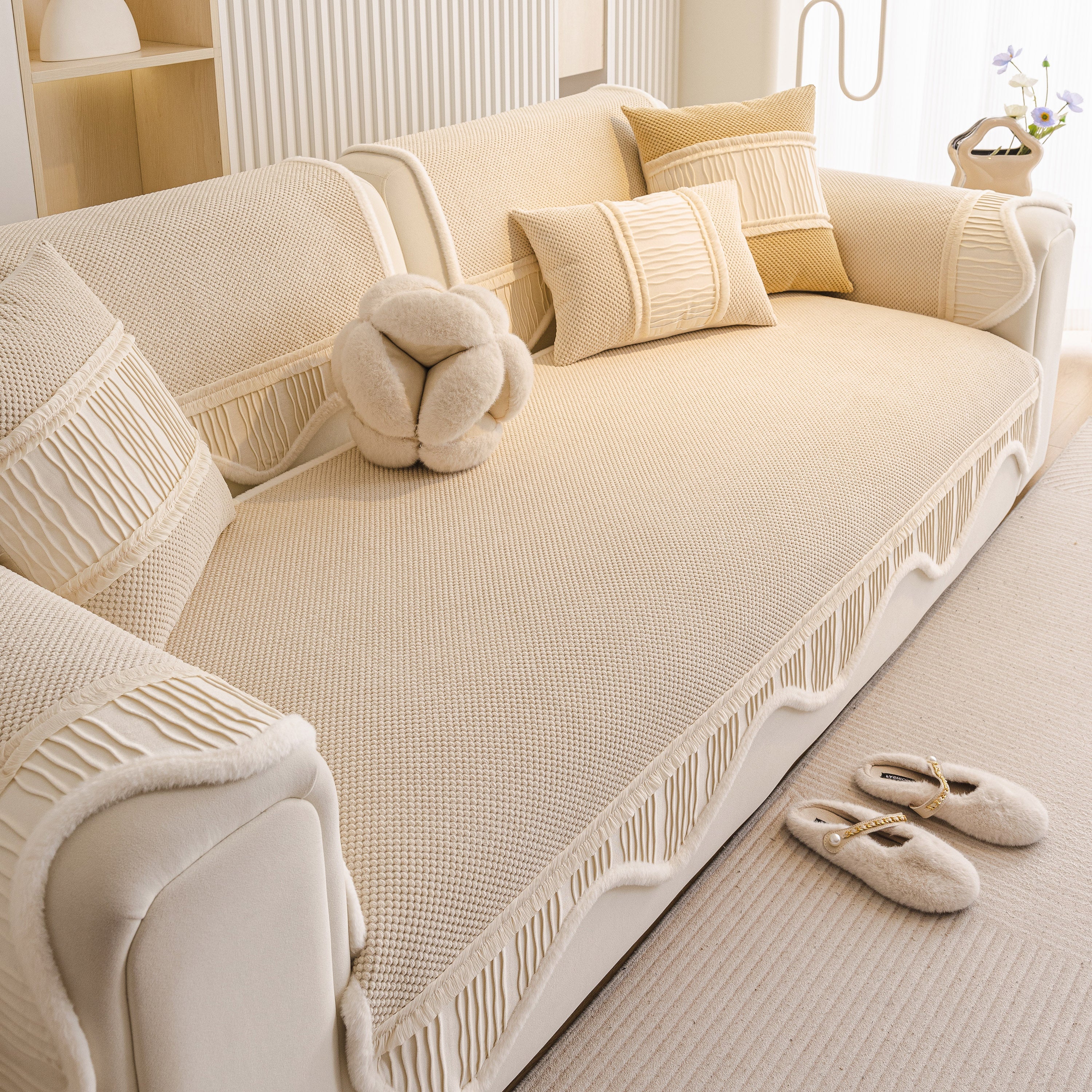 Dog Washable Sofa Protector Cover, Non-Slip Couch Slipcover with Soft Furry Trim