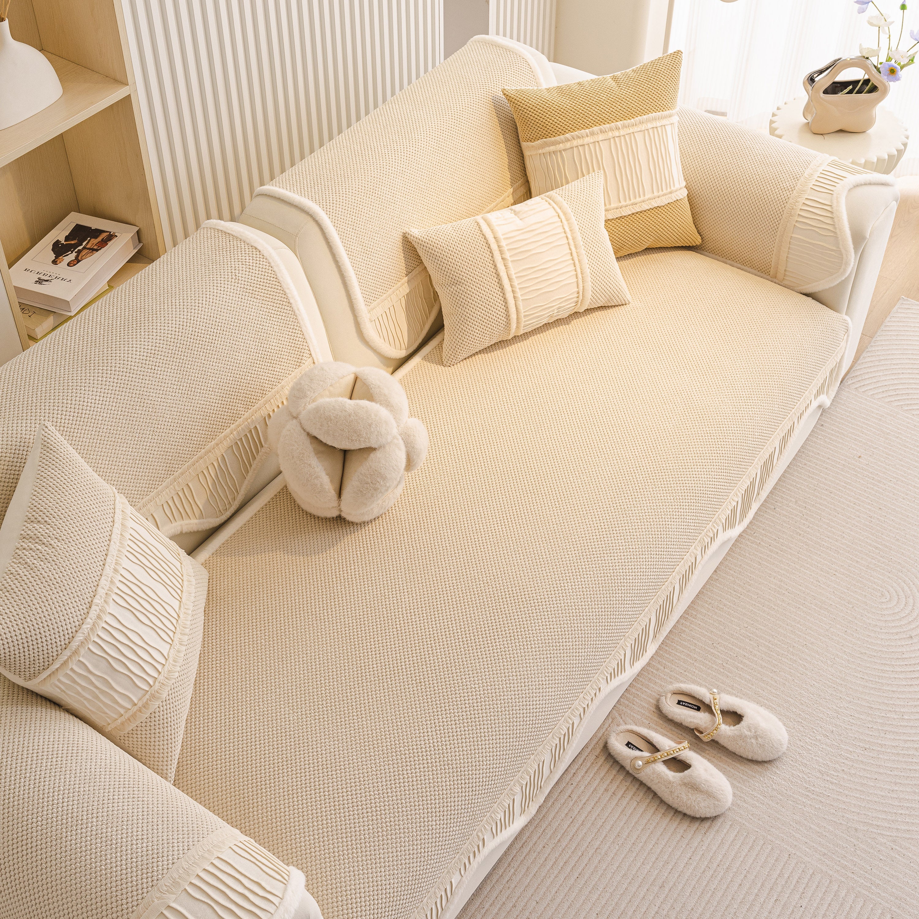 Dog Washable Sofa Protector Cover, Non-Slip Couch Slipcover with Soft Furry Trim