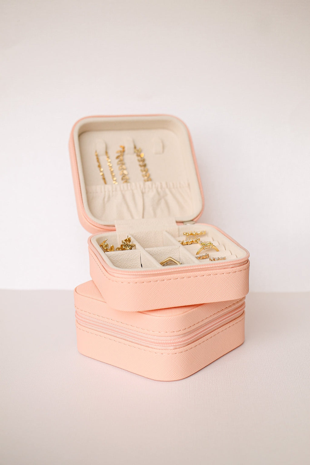 Jewelry Travel Case in Peach