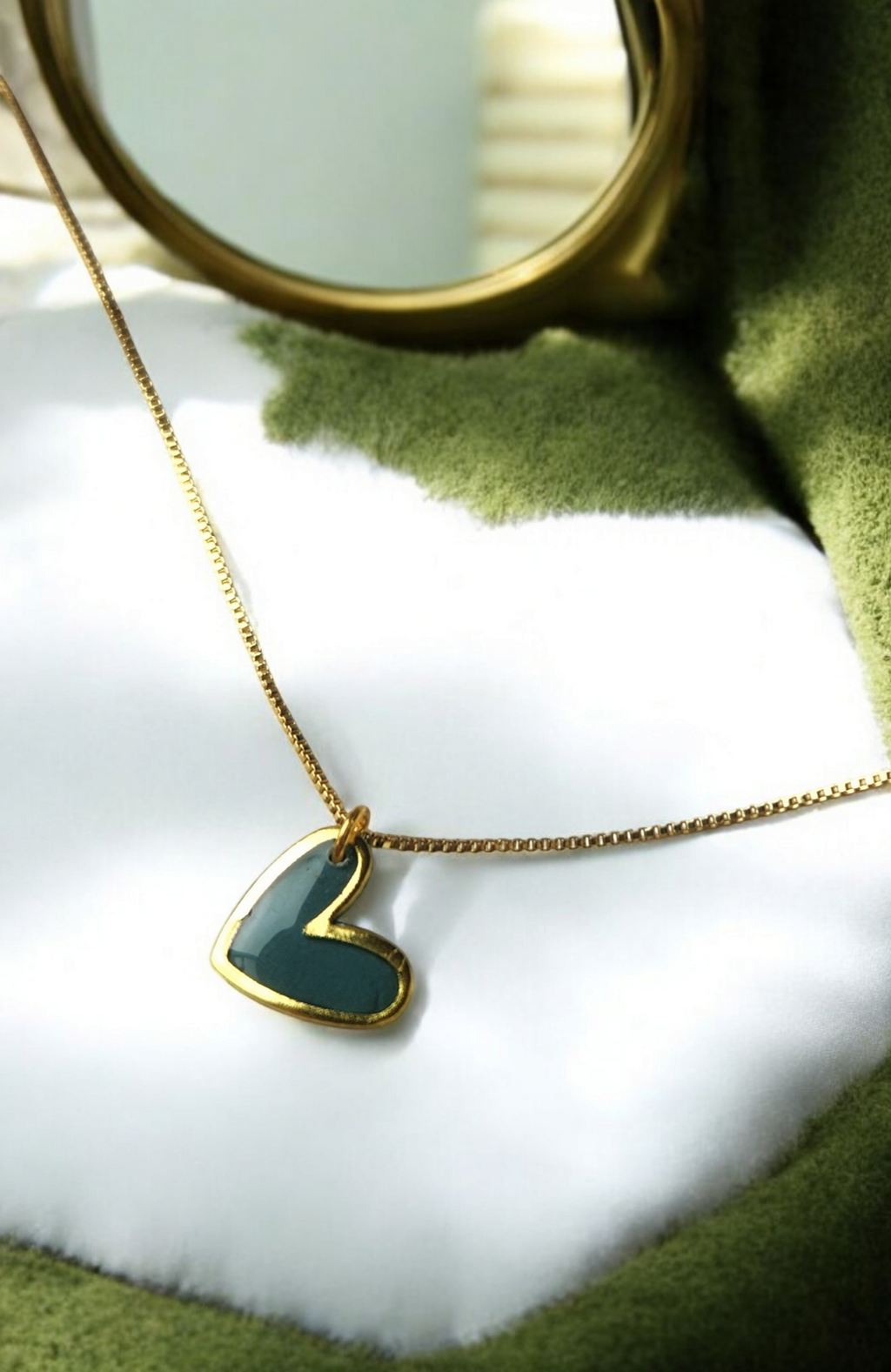 Gold heart necklace