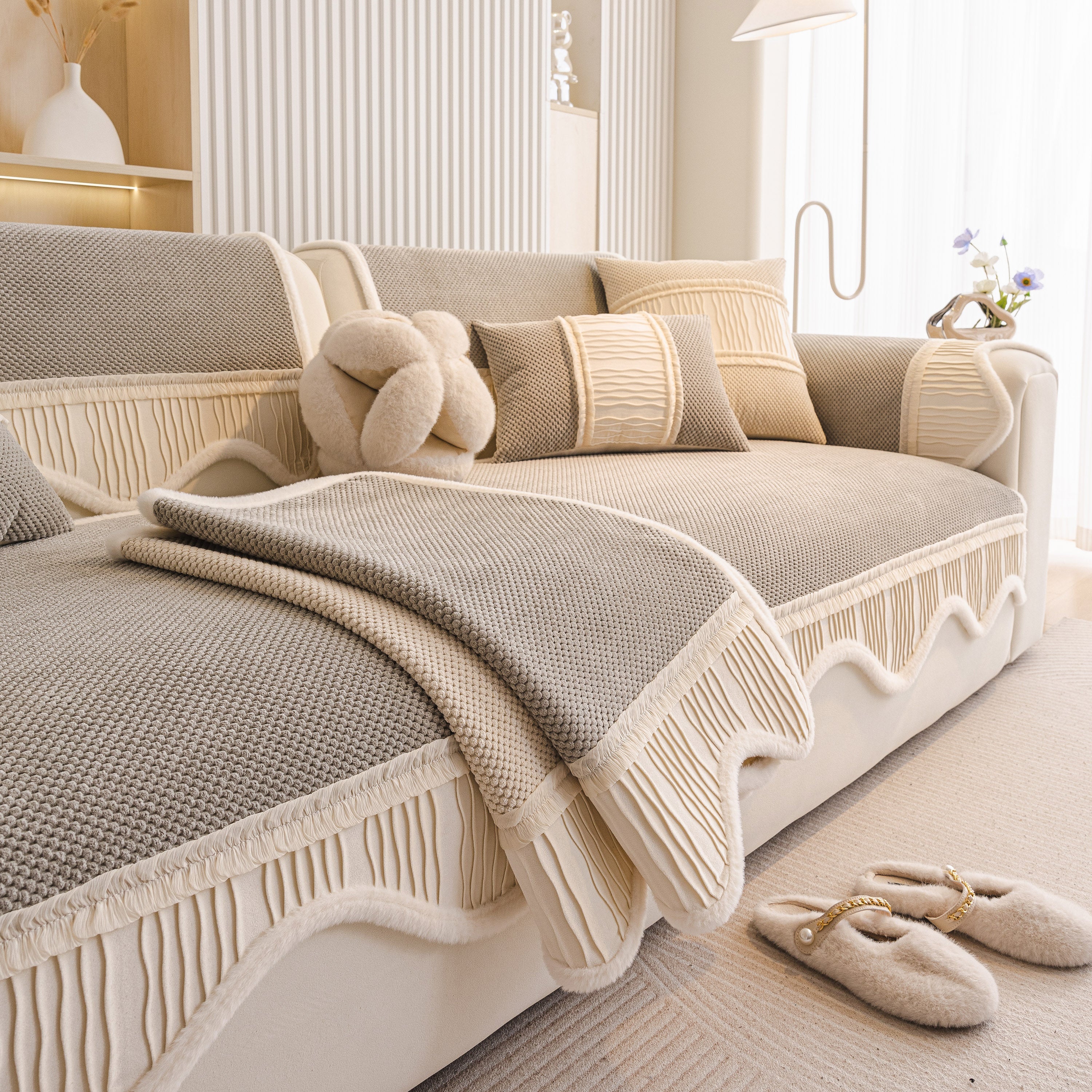 Dog Washable Sofa Protector Cover, Non-Slip Couch Slipcover with Soft Furry Trim