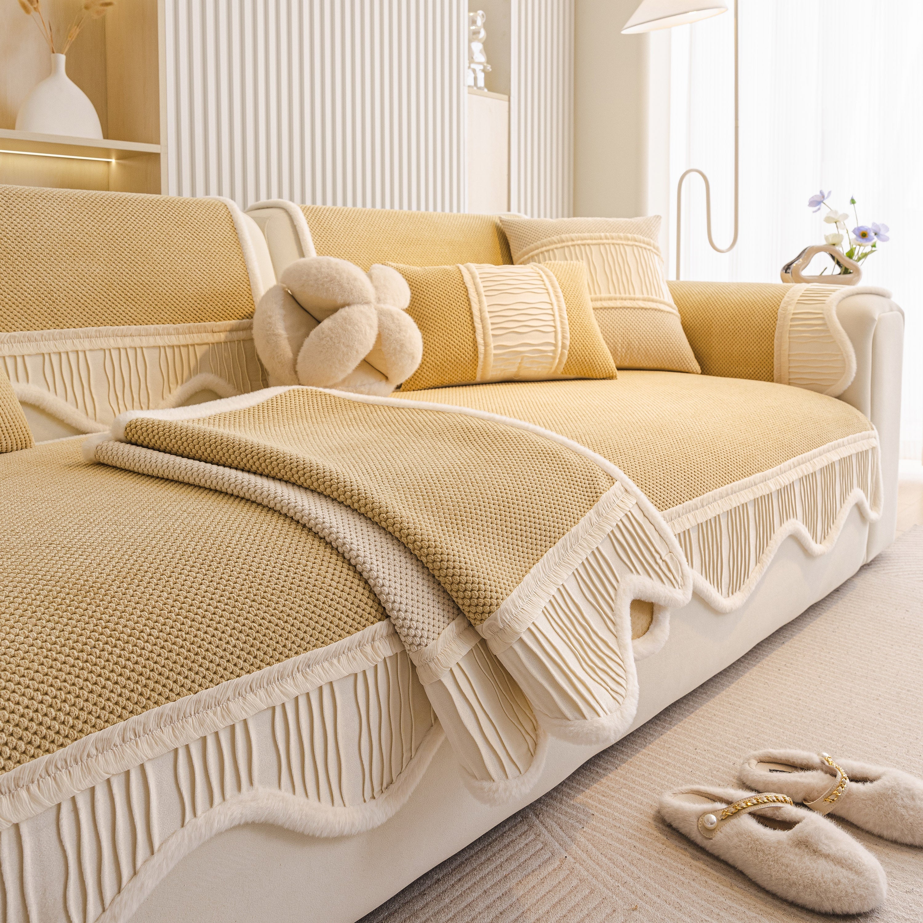 Dog Washable Sofa Protector Cover, Non-Slip Couch Slipcover with Soft Furry Trim