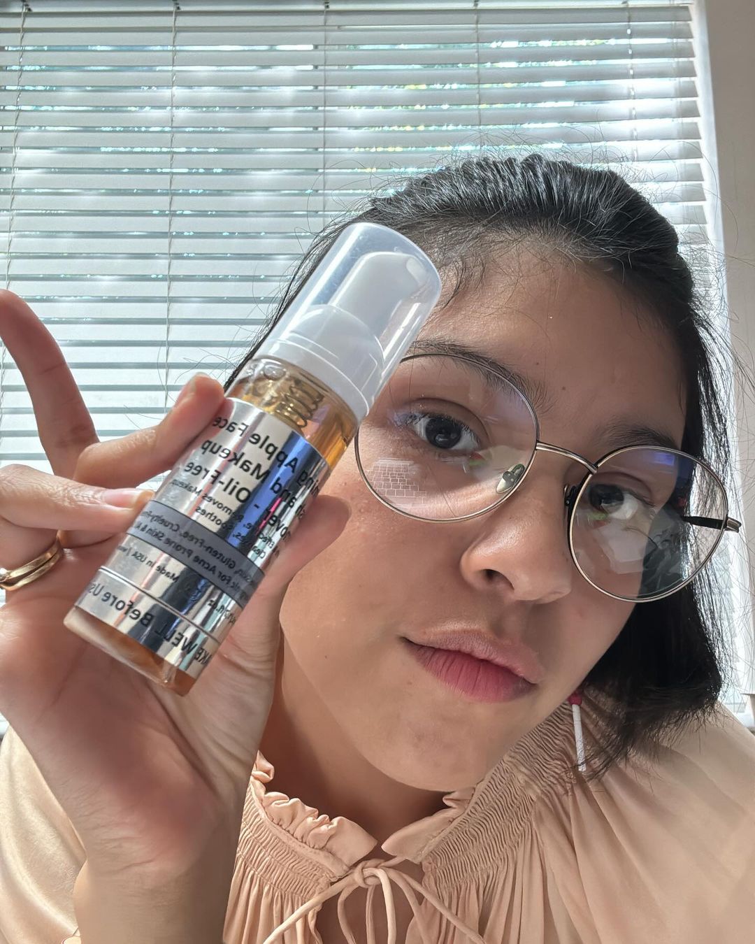 Gentle, Oil-Free Foaming Apple Cleanser for Sensitive & Acne-Prone Skin | Vegan, allergen-friendly, sulfate & paraben free | Purifying, hydrating face wash for all skin types