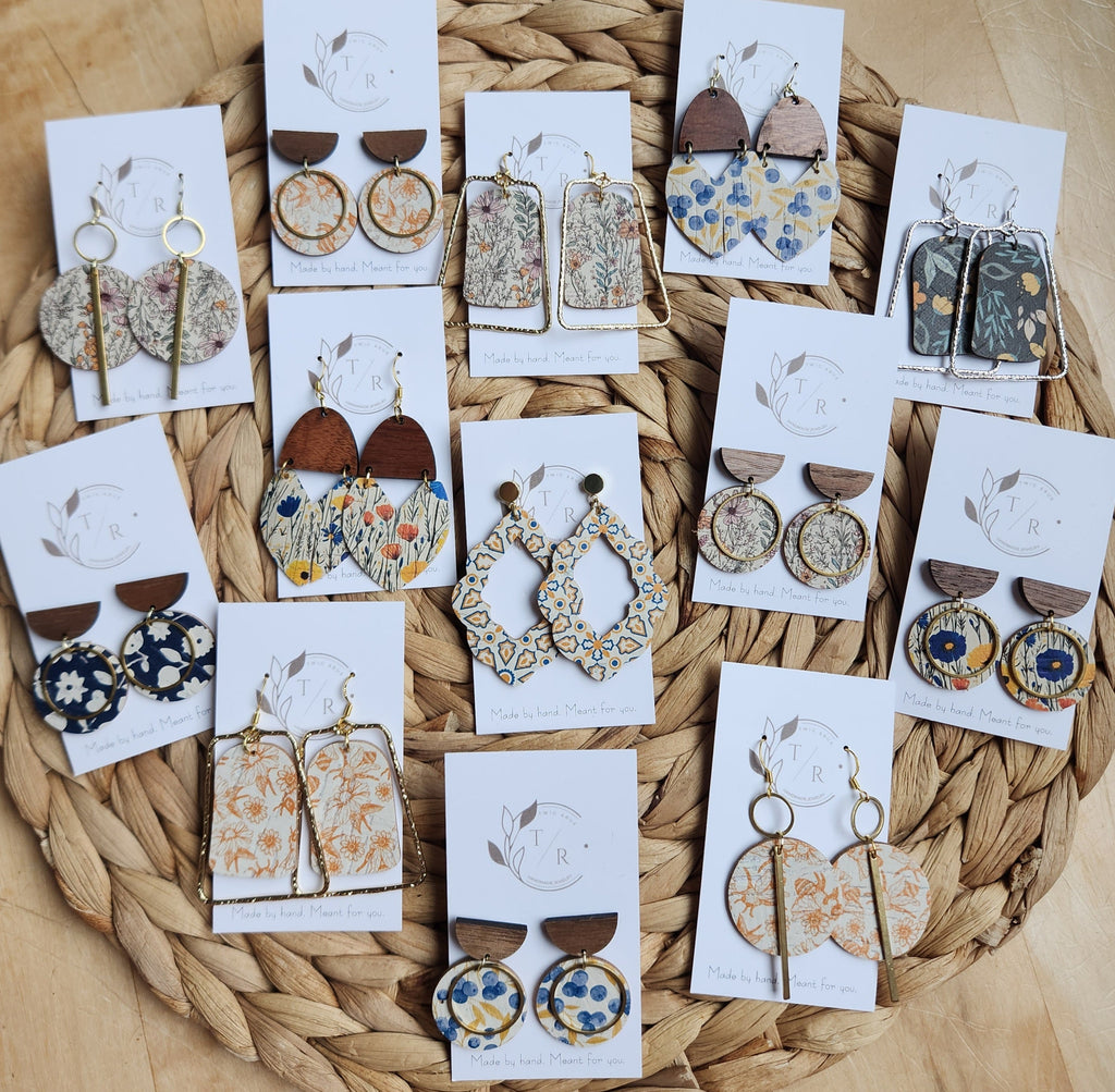 Dylan|Fringe Cork with Wood triangle